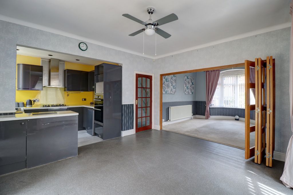 Property photo 2 of 20 Kitchen Diner 1.1