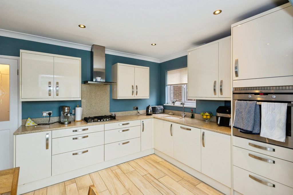 Property photo 3 of 21 Pbox-Img.Jpg