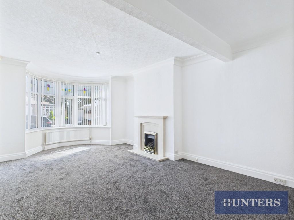 Property photo 3 of 17 Cam05333G0-Pr0215-Still004.Jpg