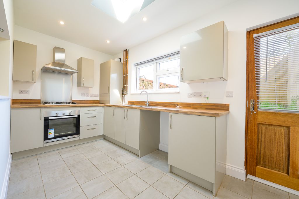 Property photo 3 of 13 Copse Cross Street-17