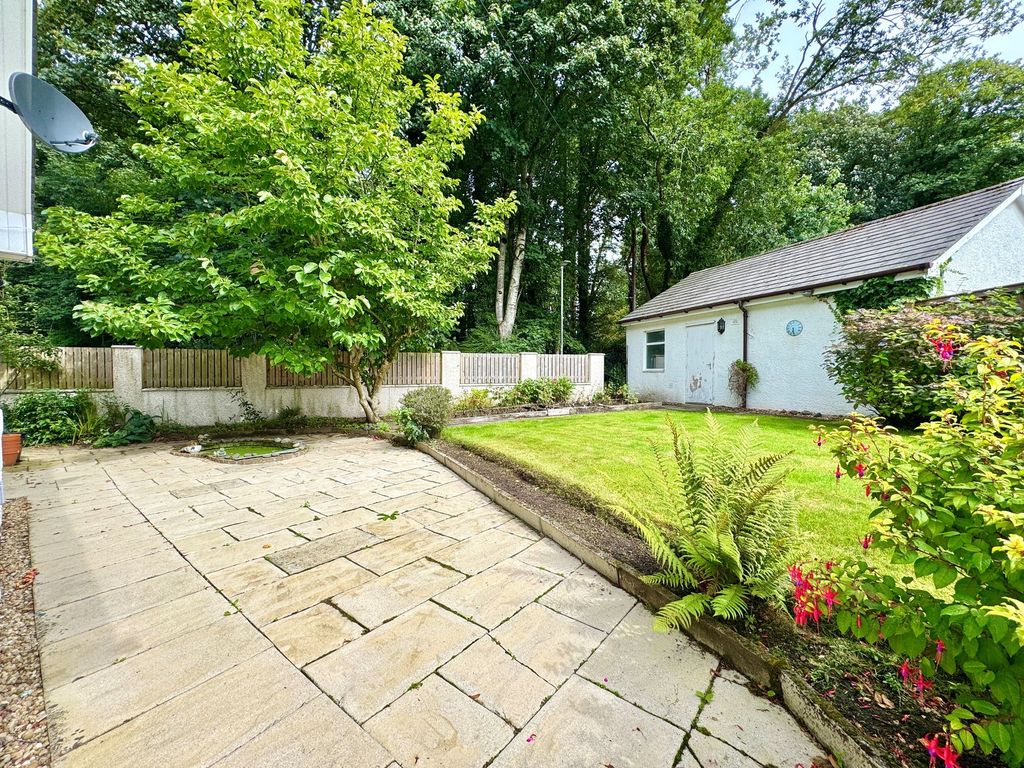 Property photo 2 of 46