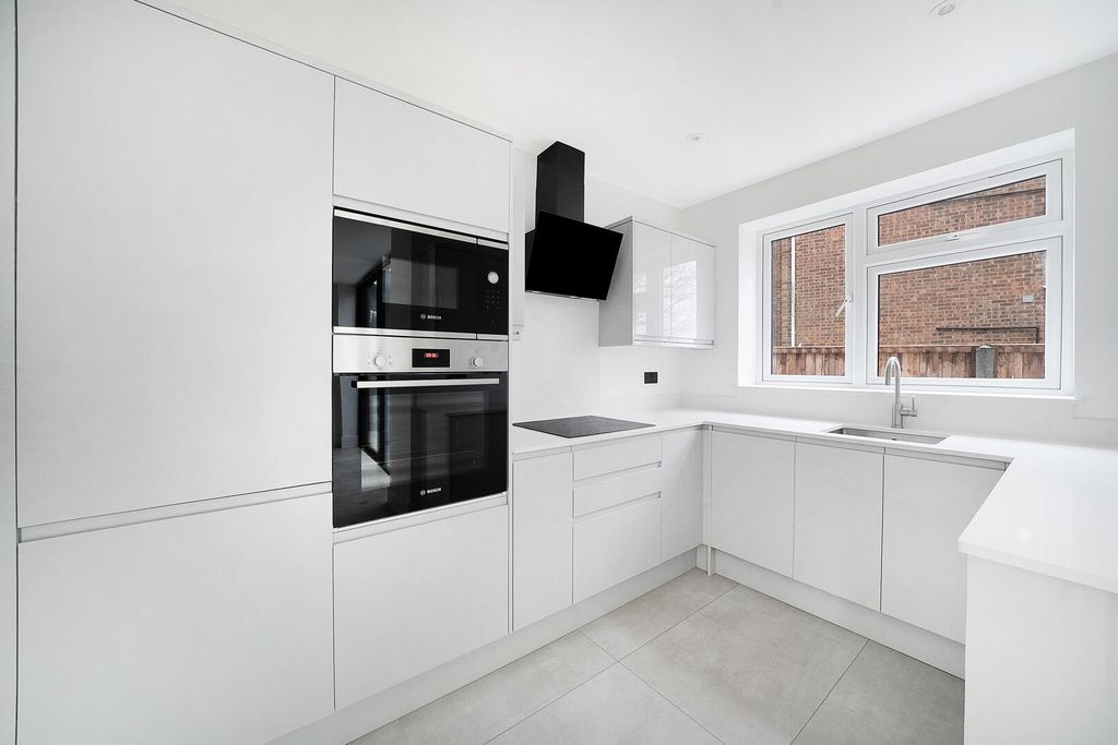 Property photo 3 of 22 Kitchen