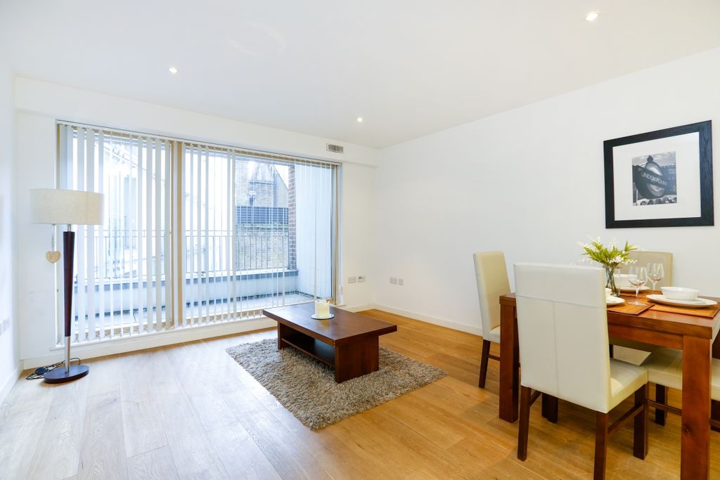 Property photo 3 of 7 Reception