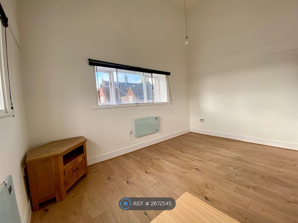 Property photo 2 of 8 Lounge