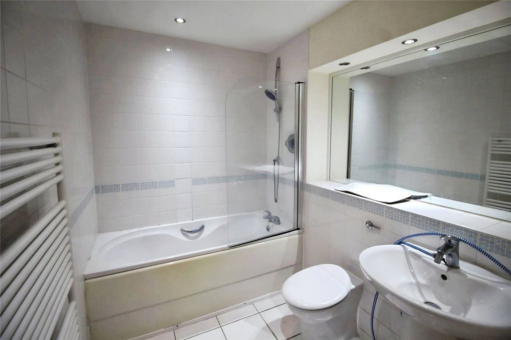 Property photo 3 of 6 Bathroom