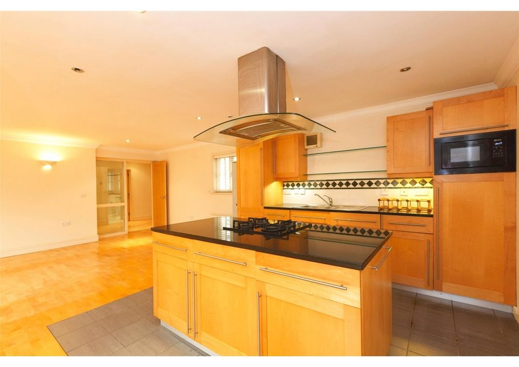 Property photo 1 of 9 Kitchen