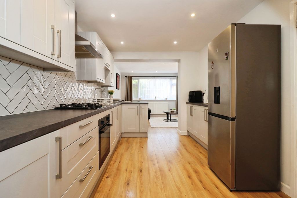 Property photo 2 of 21 Pbox-Img.Jpg