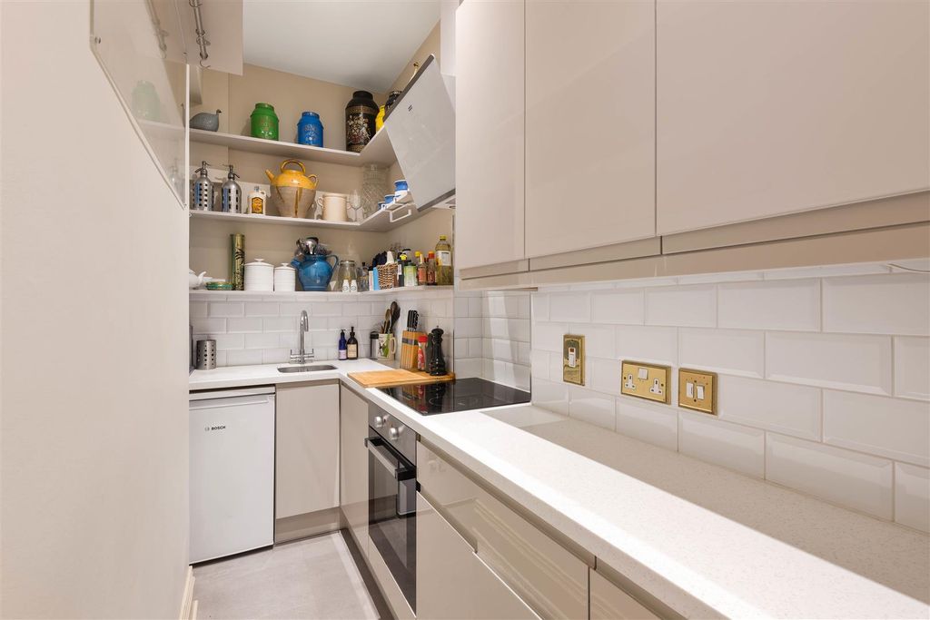 Property photo 3 of 6 Awinship-10467-03-High.Jpg