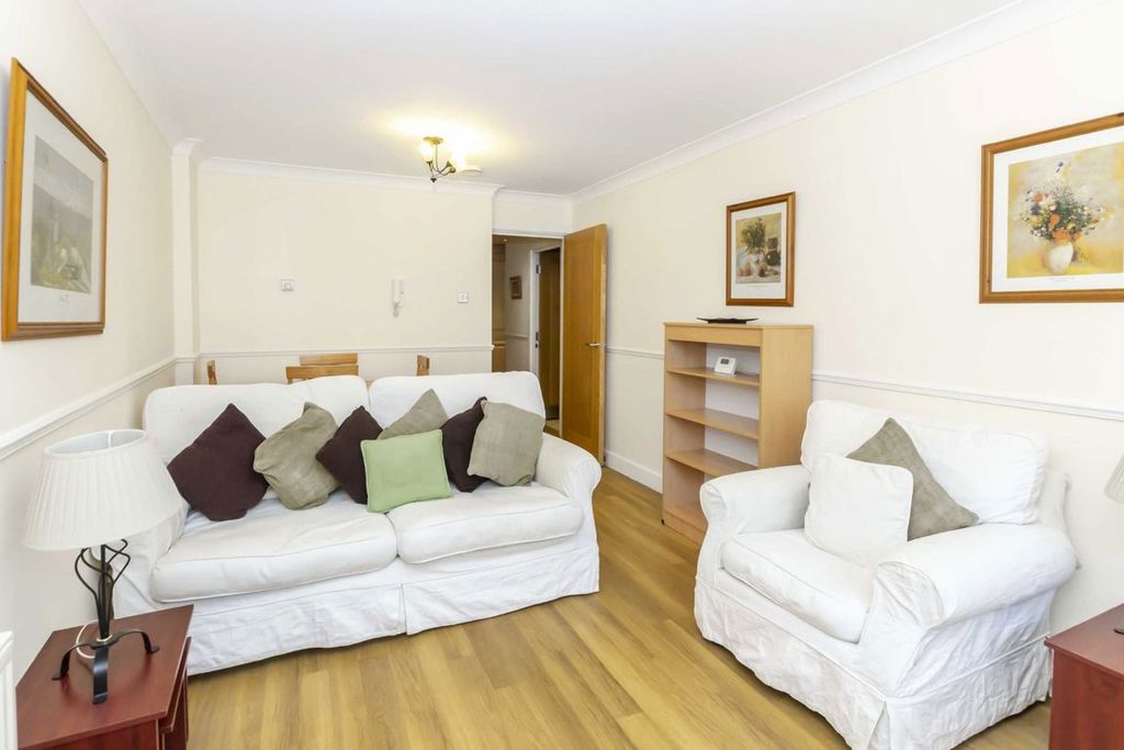 Property photo 1 of 5