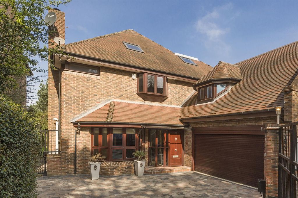 Property photo 1 of 9