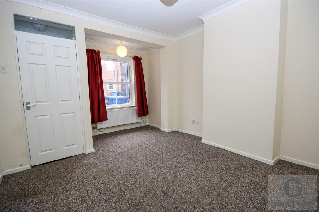 Property photo 2 of 13 13-Img_8529.Jpg