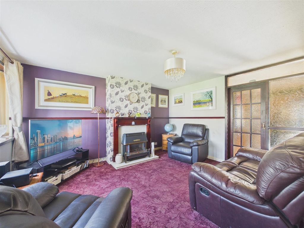 Property photo 2 of 14 Cam01407G0-Pr0134-Still012.Jpg