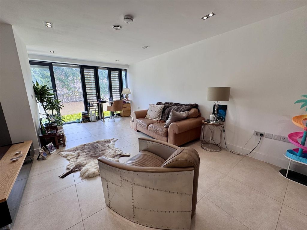 Property photo 3 of 14 Living Area
