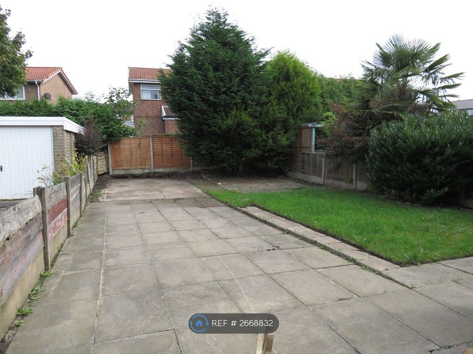 Property photo 2 of 17 Garden