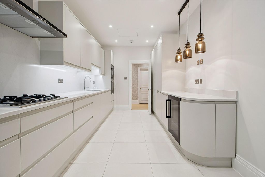 Property photo 2 of 23 Image