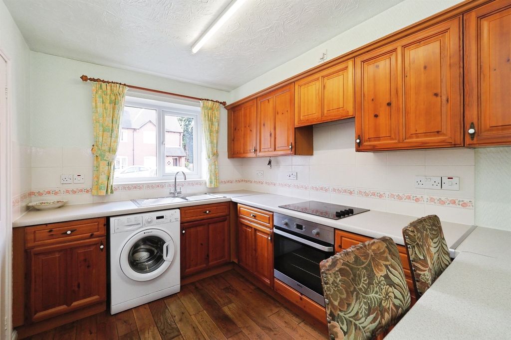Property photo 2 of 17