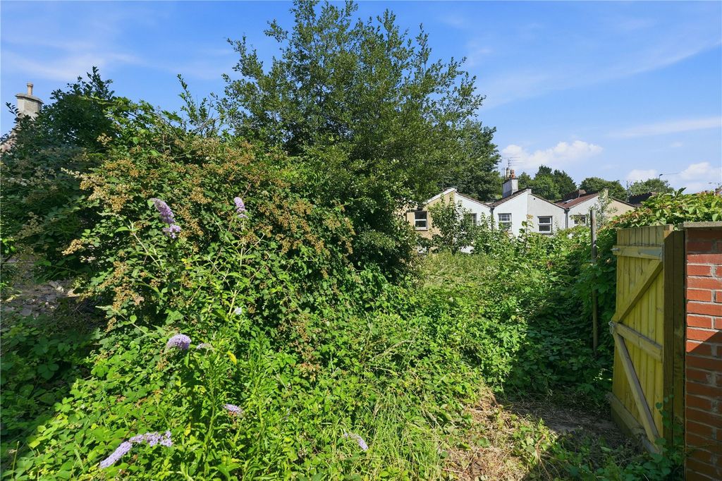 Property photo 2 of 14 Picture No. 02