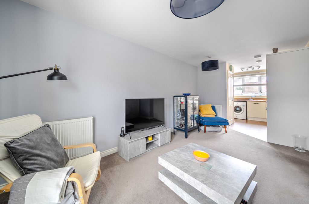 Property photo 2 of 11