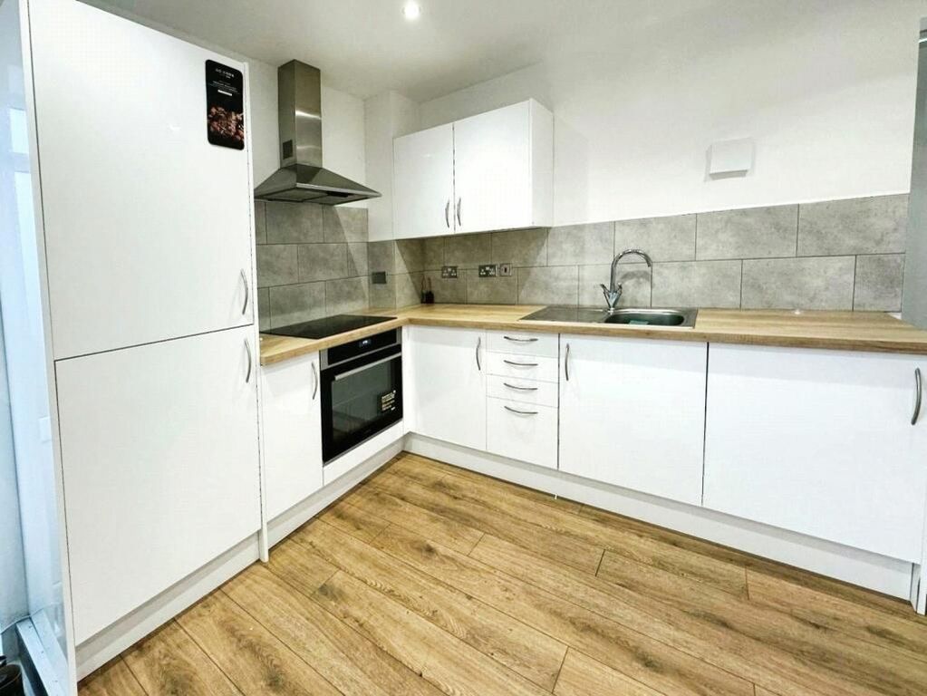 Property photo 2 of 16 A6F5A092cc8Ddfa4571Ae1Bd8c948A6B.Jpeg