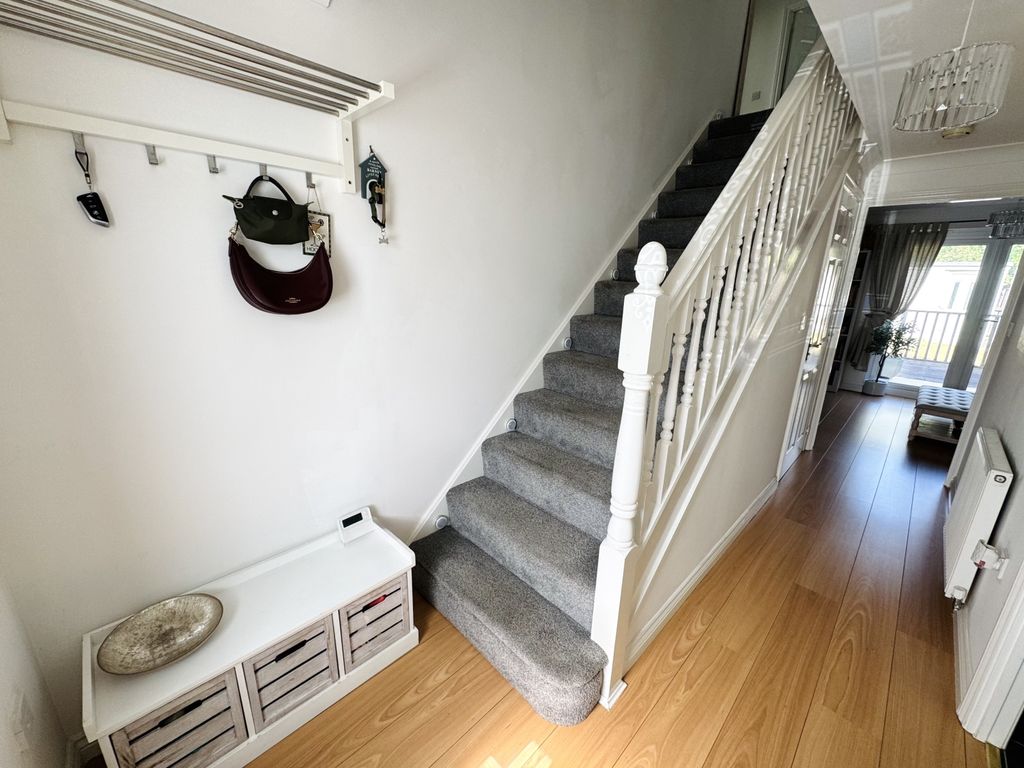 Property photo 3 of 14 Img_4074