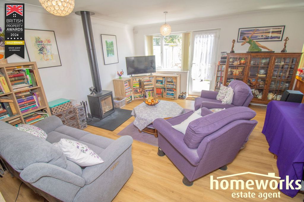 Property photo 2 of 10