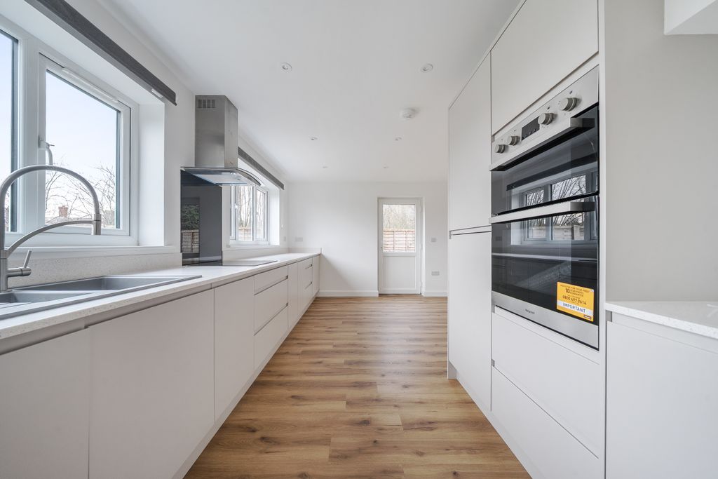 Property photo 3 of 30 1402937-18-696E5Ff35Be4c