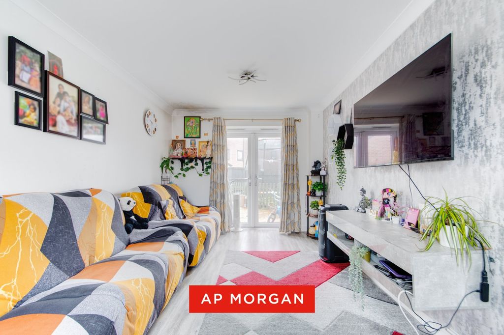 Property photo 3 of 15 Picture No. 18