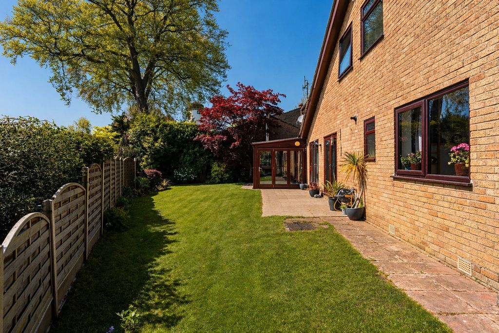Property photo 2 of 23