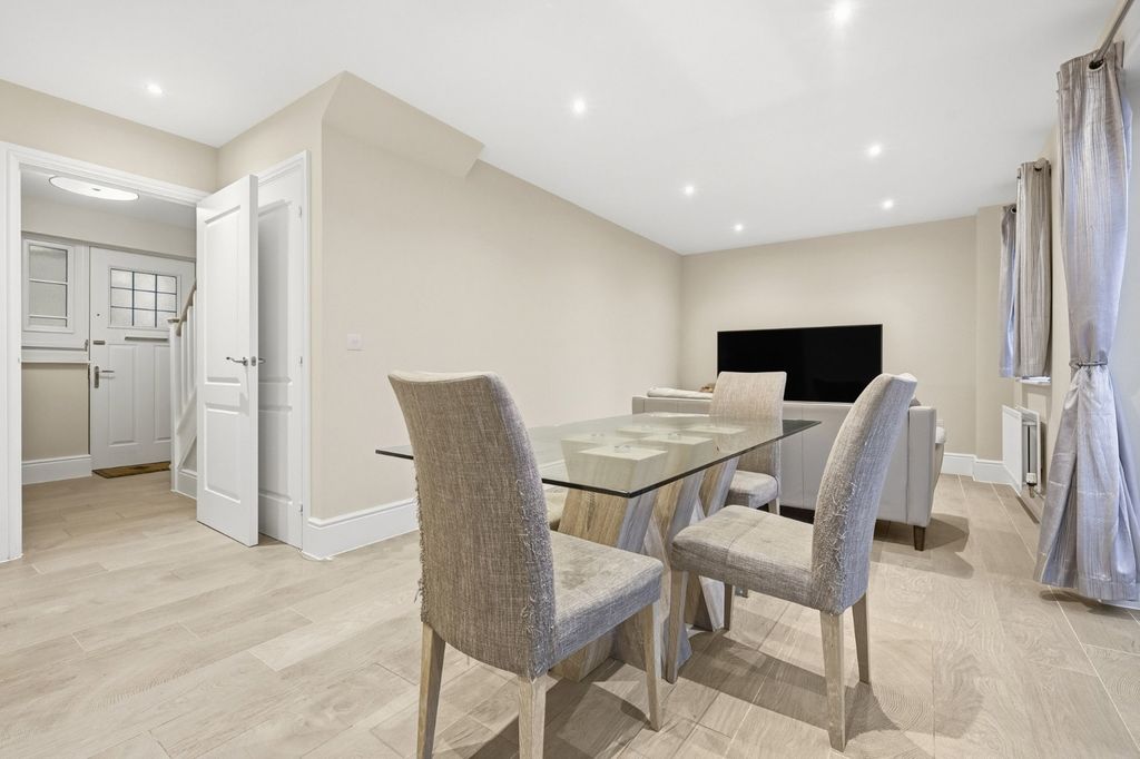 Property photo 3 of 30 4795065