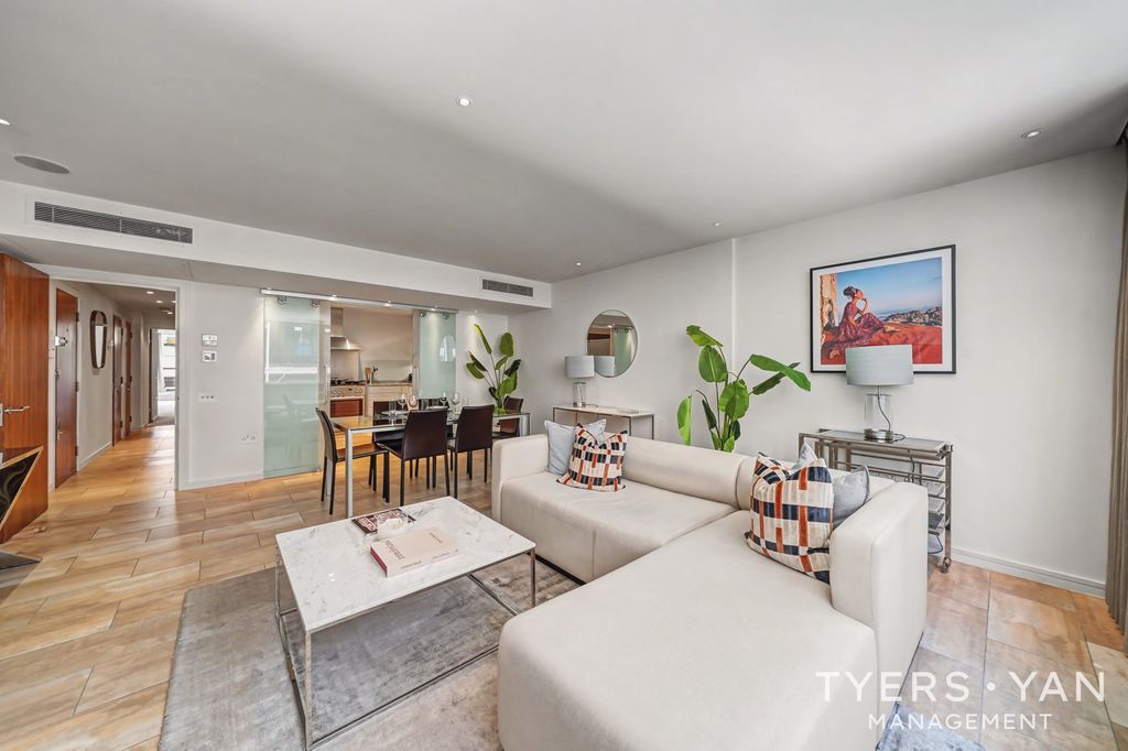 Property photo 3 of 16 Reception Room