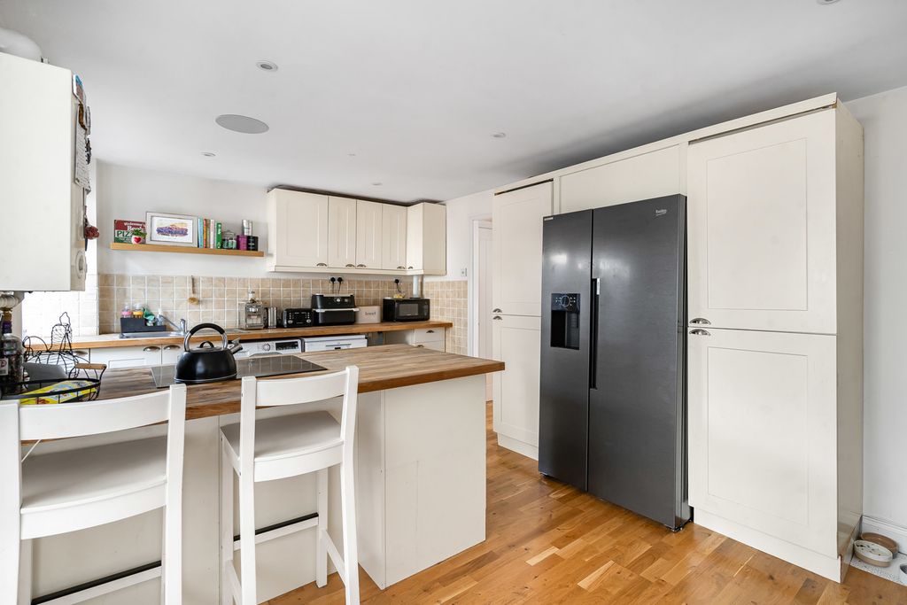 Property photo 3 of 14 8_93597