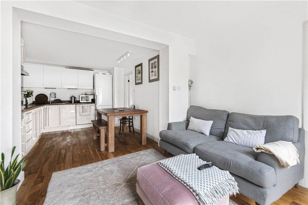 Property photo 2 of 7 Reception/Kitchen