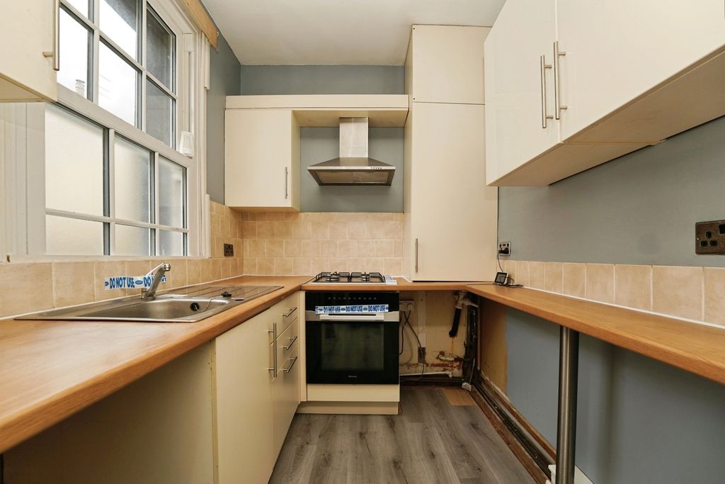 Property photo 3 of 9 Pbox-Img.Jpg