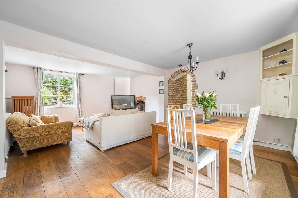 Property photo 2 of 26