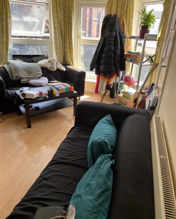 Property photo 2 of 11 Flat 2 (8).Jpeg