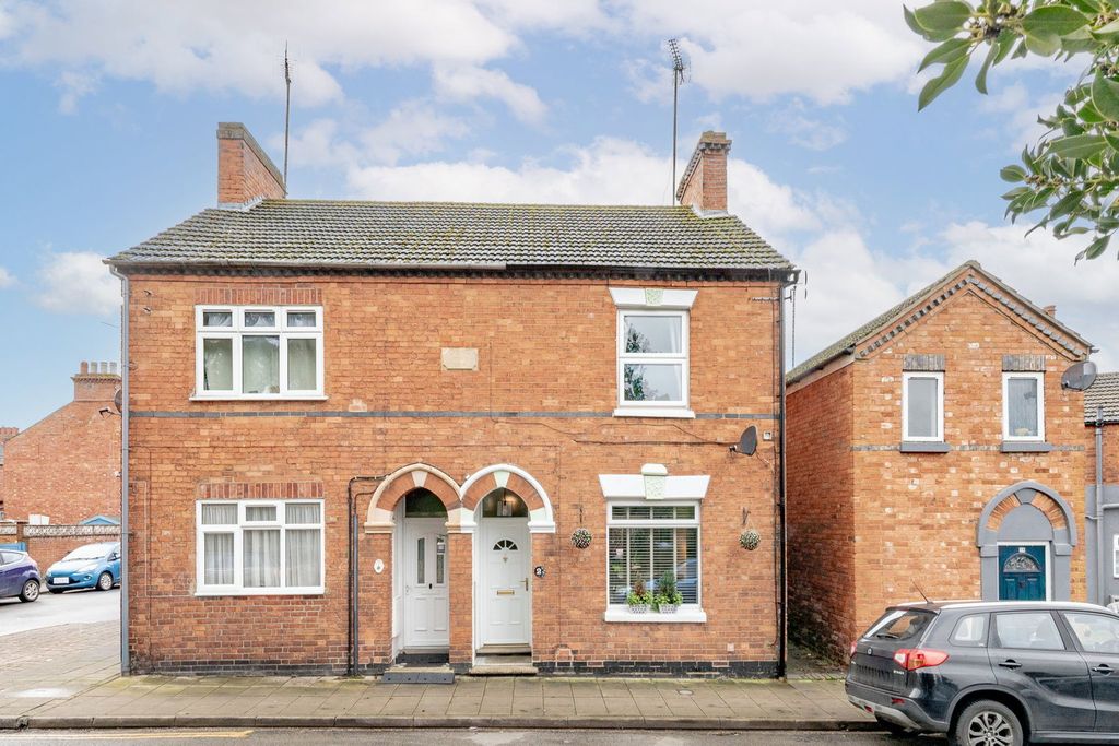 Property photo 1 of 23
