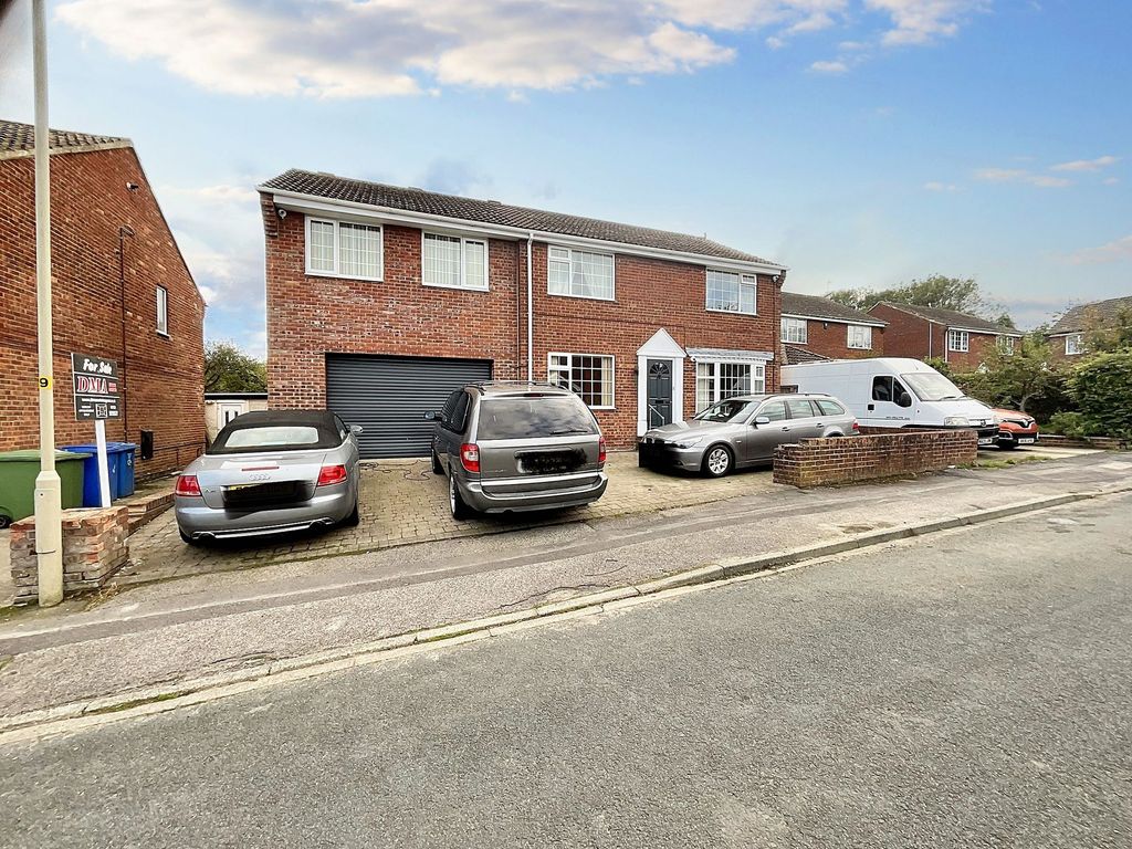 Property photo 1 of 26