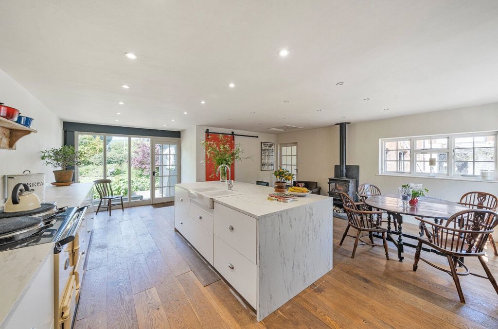 Property photo 2 of 32 Picture No. 28