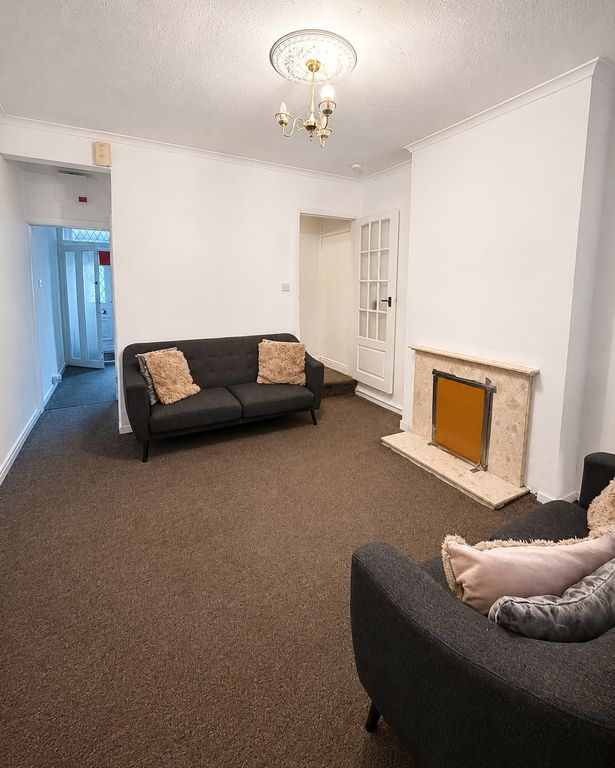 Property photo 2 of 11