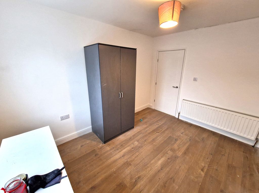 Property photo 2 of 5 Gallery