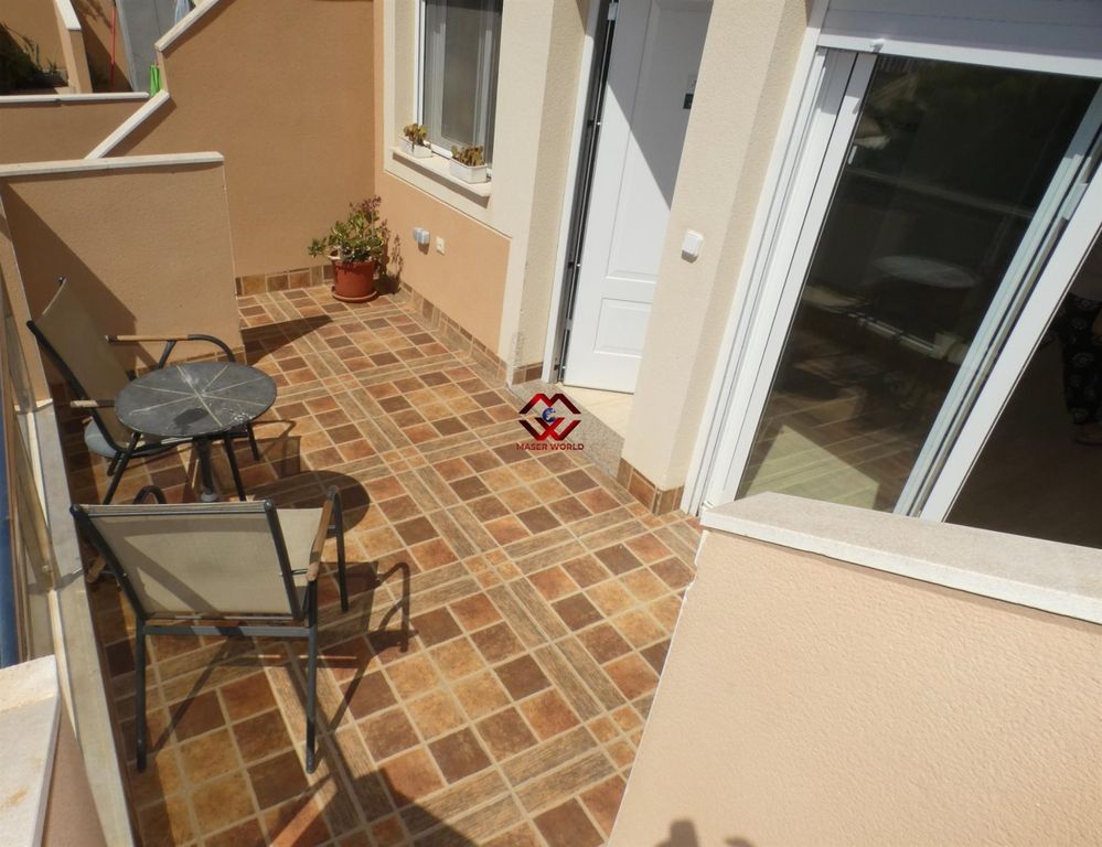 Property photo 3 of 39