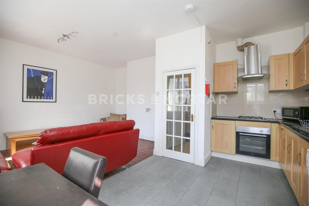 Property photo 3 of 10 3.Jpg