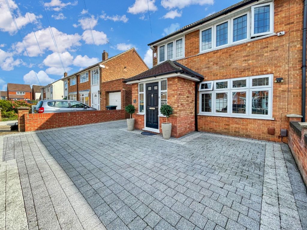 Property photo 1 of 15 1815571