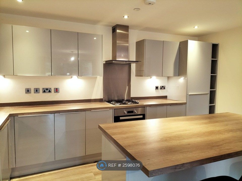 Property photo 2 of 8