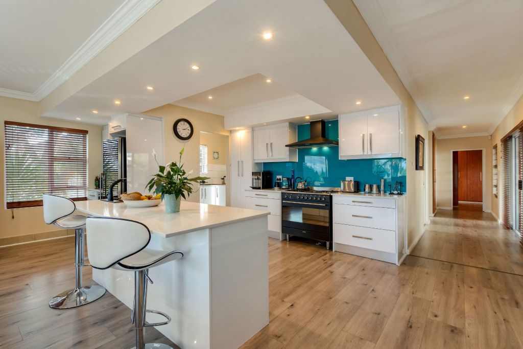 Property photo 3 of 41 Sw1707999