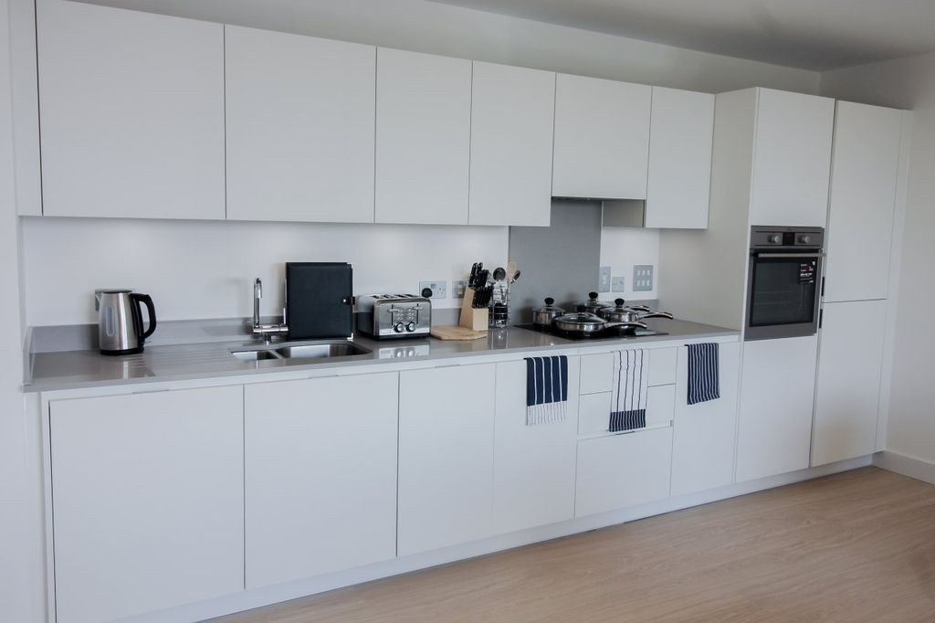 Property photo 2 of 7 Kitchen