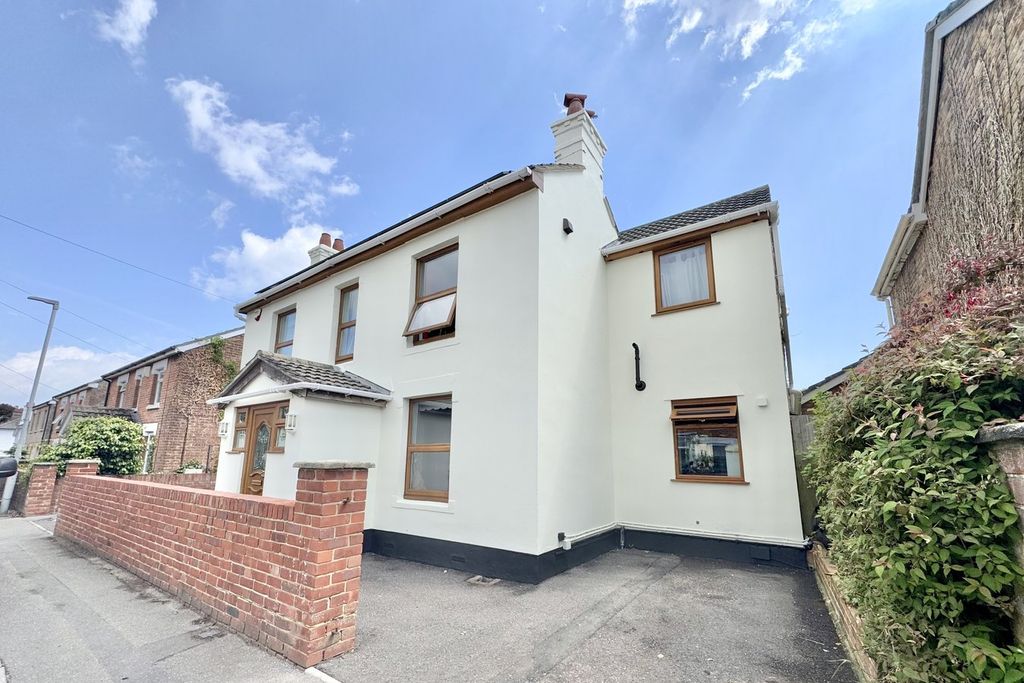 Property photo 3 of 23