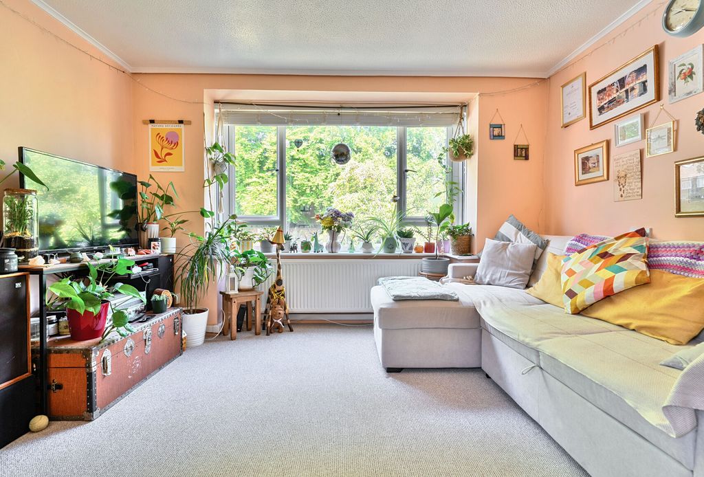 Property photo 3 of 20 1326090-26-68776F...