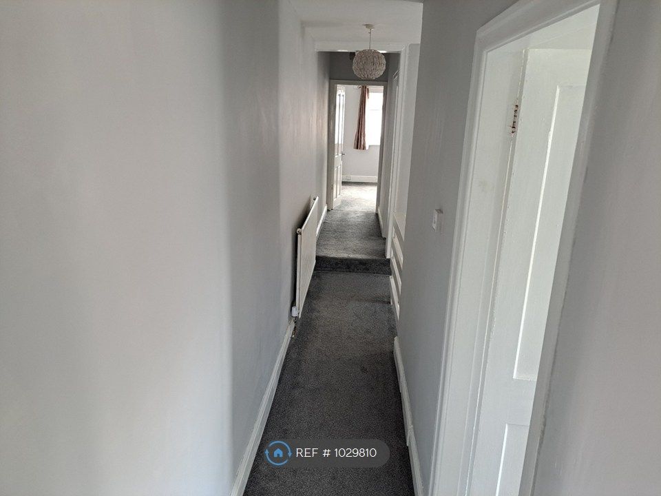 Property photo 2 of 25