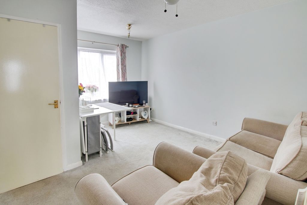 Property photo 3 of 6